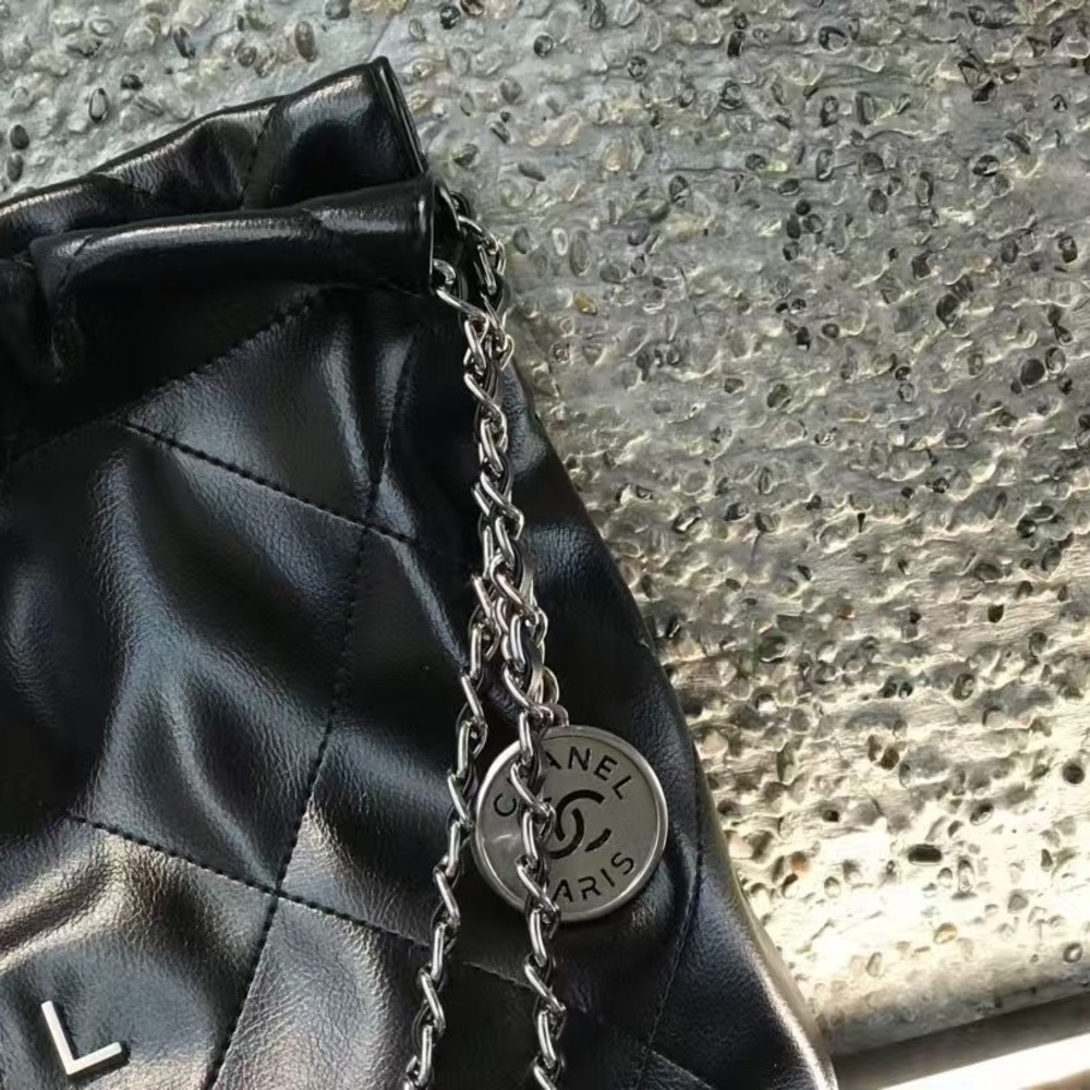 Chanel Black Quilted Shoulder Bag with Silver Chain - Picture 6 of 9